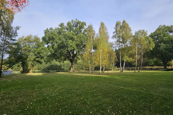 1,43 ha malowniczej działki przy lesie ze stawem!