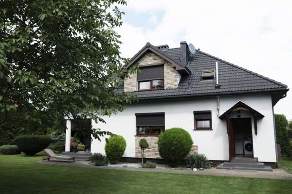 PRZYTULNY DOM + HALA - NOWINY WIELKIE