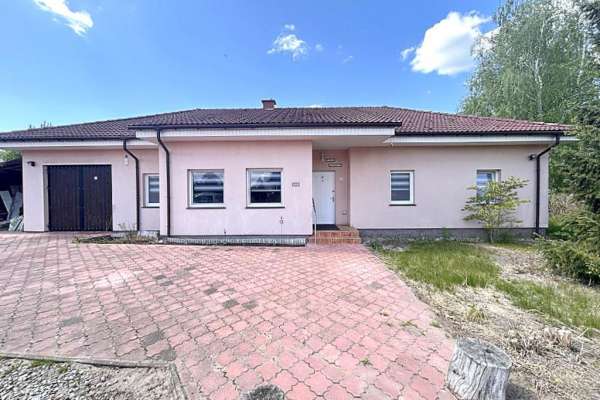 Dom parterowy w Ośnie Lub, duża działka