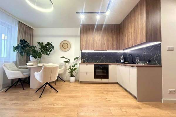 Apartament 2 pokojowy z komórką, now blok