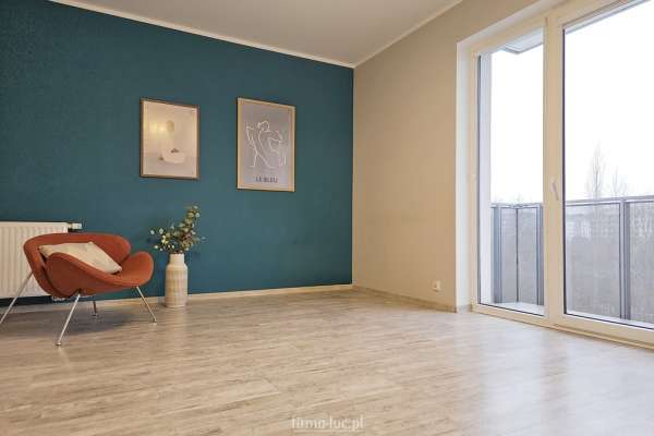 Miejsce postojowe w hali i komórka w cenie, winda!