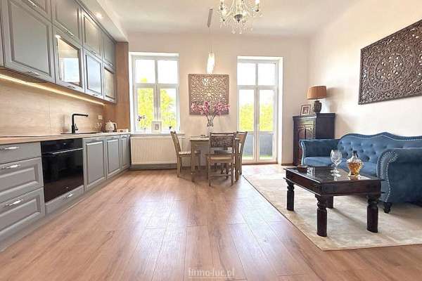 Stylowe m3 w kamienicy w sercu miasta