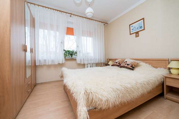 4 pokoje, 1 piętro w niskim bloku os. Piaski