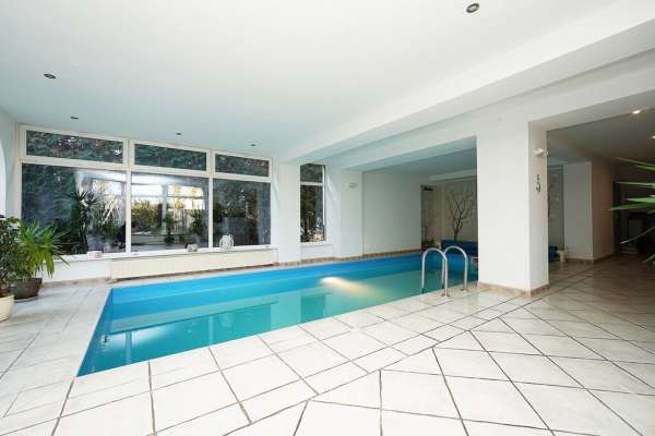 WOLNOSTOJĄCY DOM Z BASENEM - GORZÓW WLKP.