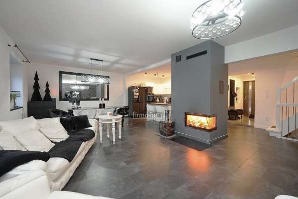 PRZESTRONNY DOM W ZABUDOWIE BLIŹNIACZEJ- DĘBNO