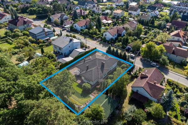 Dom przy ścianie lasu, możliwe 4 sypialnie