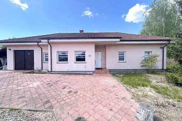 Dom parterowy w Ośnie Lub, duża działka