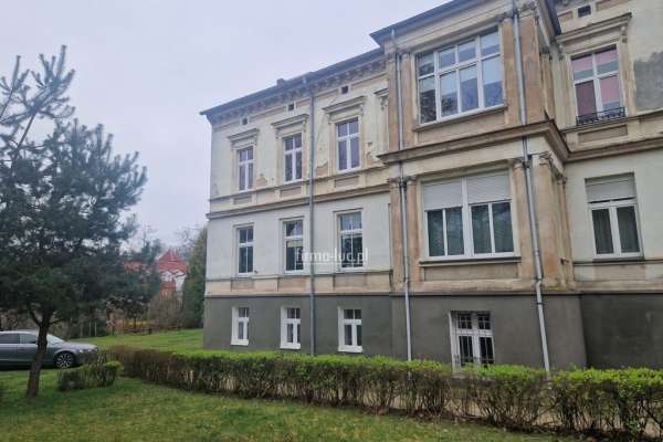KLIMATYCZNA KAMIENICA Z OGRÓDKIEM 3500/M2