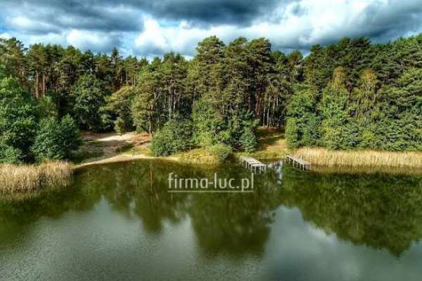 Działka przy ścianie lasu / jezioro